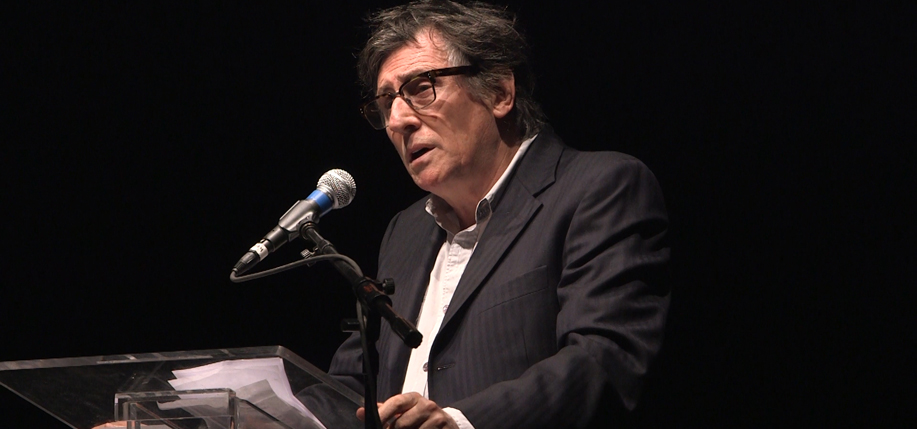  - Gabriel-BYRNE-at-IAC-Favorite-Poems-event-at-St.-Anns-Warehouse-Photo-by-NIall-McKay-2
