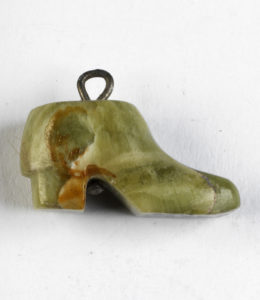 Connemara marble boot charm, carried by an Irish soldier (Catalogue #EPH 4892). © IWM