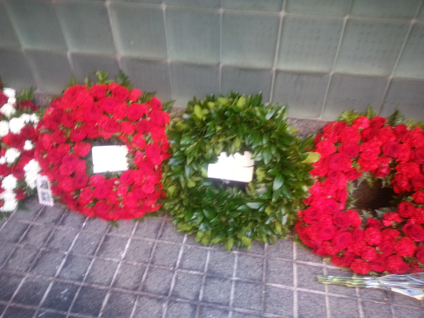 Traditional Irish laurel leaf wreaths laid in New York commemorate the Irish who died serving with Allied troops at Gallipoli.