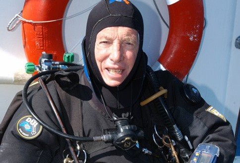 Bemis preparing to descend to the wreck in June 2004. Courtesy of Gregg Bemis / Fortune