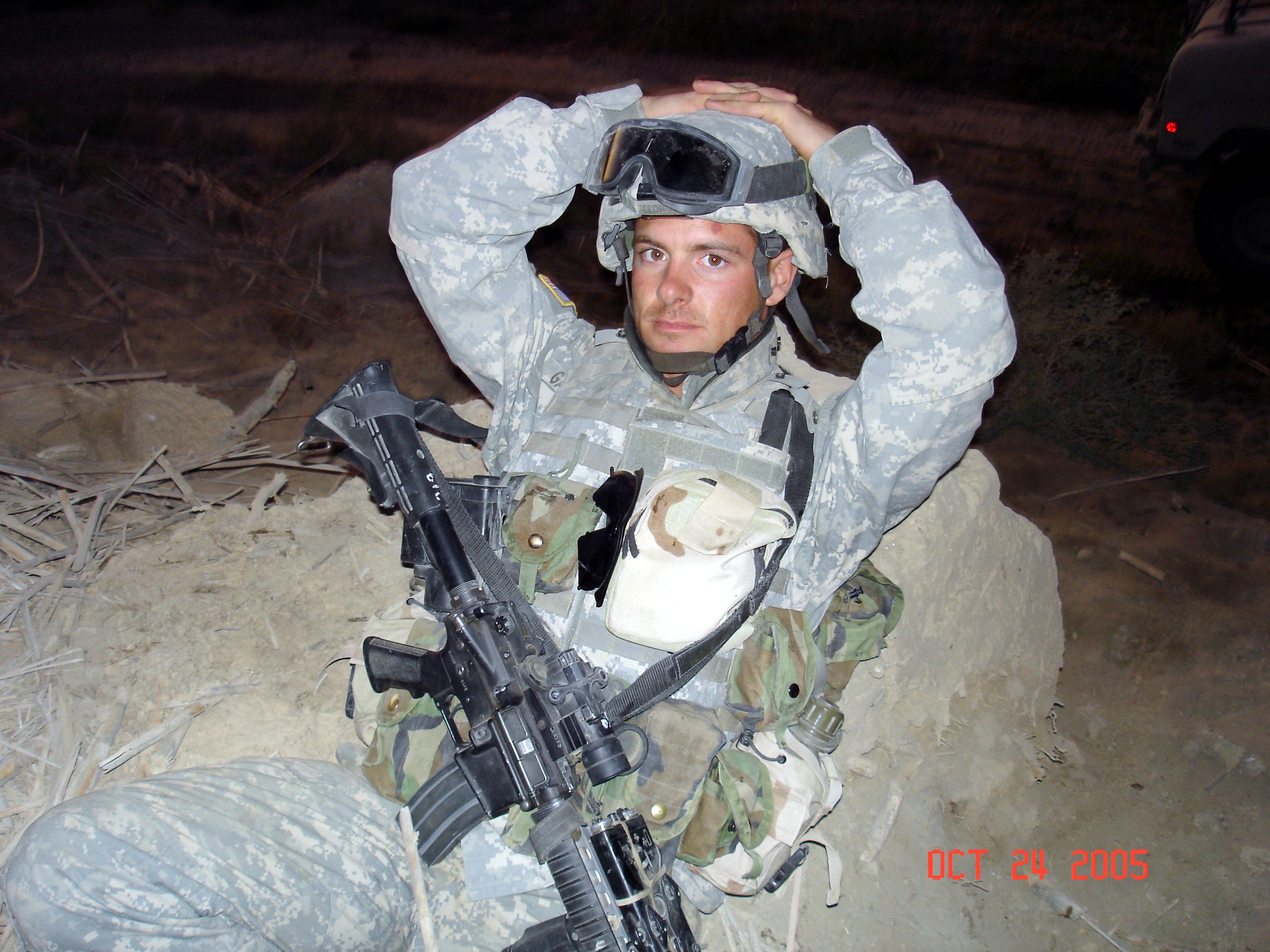 Sgt. Galloway in Iraq with the 101st Airborne, Oct. 24, 2005. (Photo courtesy Noah Galloway)