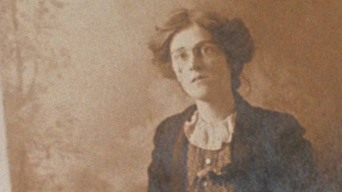 Mary Colum, an Irish literary critic and author who moved to New York in 1914,  recalled seeing the headlines of the newspapers reporting on the executions of the leaders of the Rising as she exited the subway at Grand Central Station. 