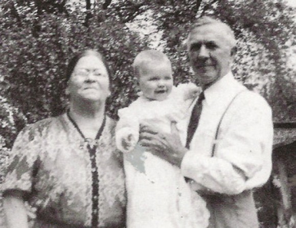 Hillary’s  grandparents Hugh and Hannah (née Jones) Rodham.