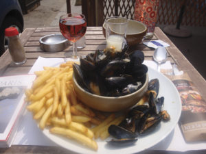 Moules frites with rose and pastis.